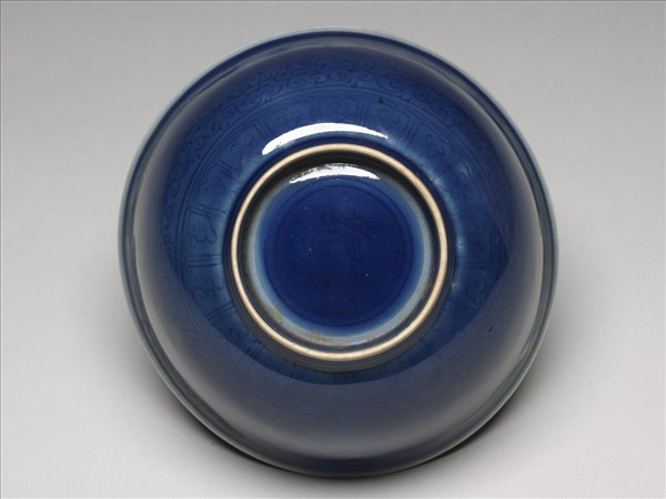 霽青釉雲龍紋碗