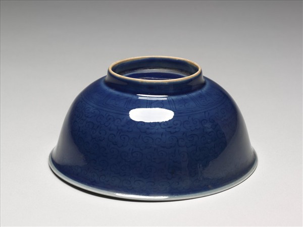 霽青釉雲龍紋碗