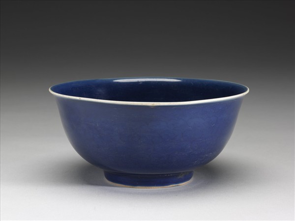 霽青釉雲龍紋碗