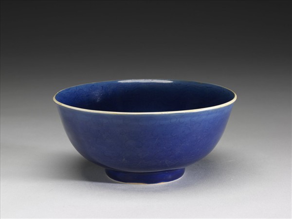 霽青釉雲龍紋碗