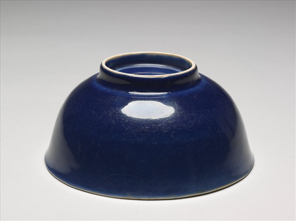 霽青釉雲龍紋碗