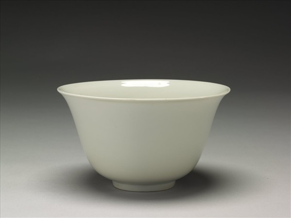 白瓷仰鐘式碗