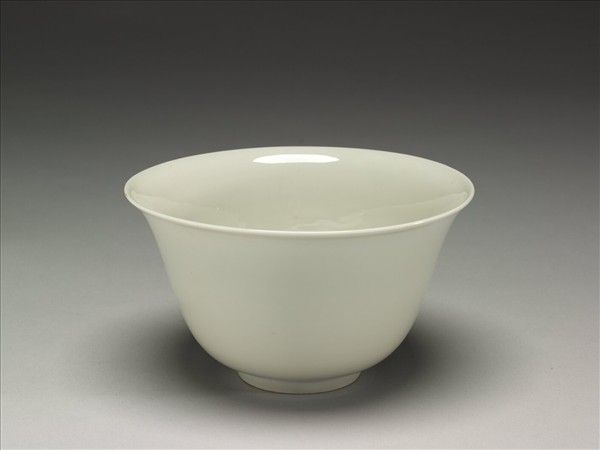 白瓷仰鐘式碗