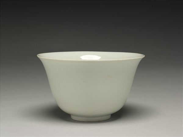 白瓷仰鐘式碗