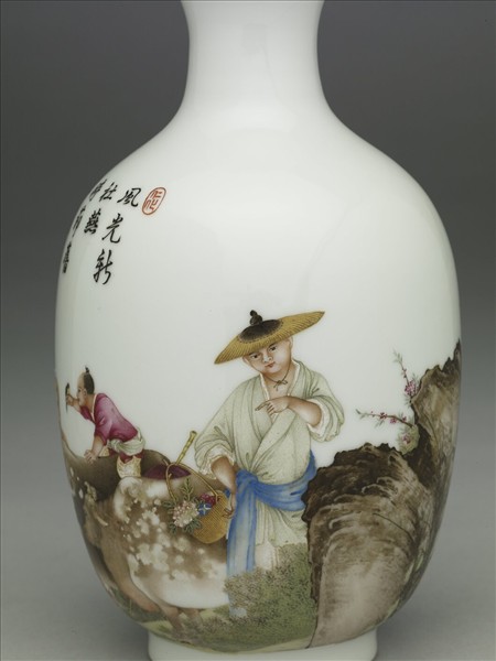 琺瑯彩農耕圖瓶