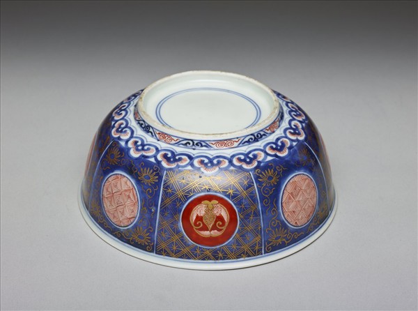 日本 有田窯 青花五彩描金團花紋碗 