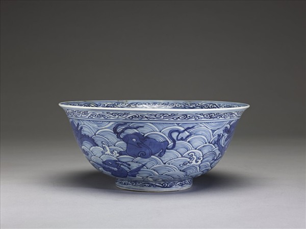 青花海獸紋碗