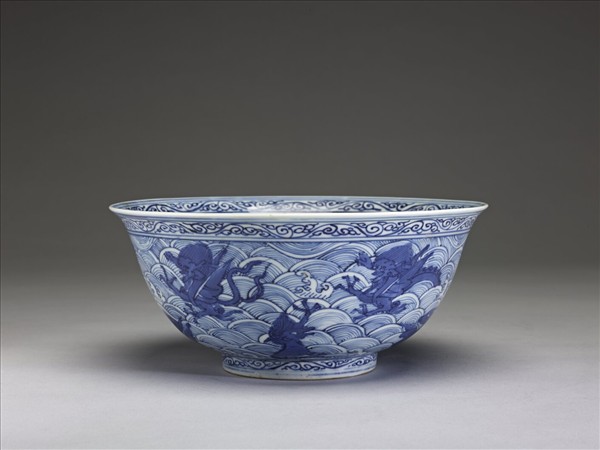 青花海獸紋碗