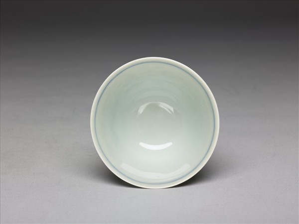 鬥彩轉枝蓮托梵文杯