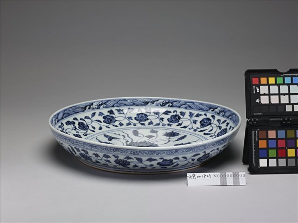 青花一把蓮紋盤