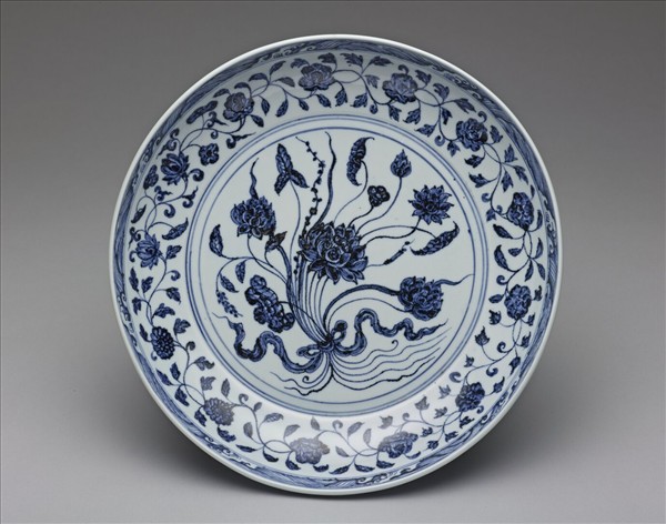 青花一把蓮紋盤