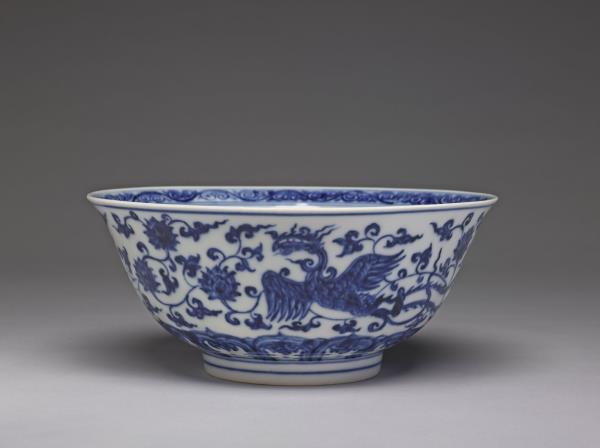 青花穿花鳳凰紋碗