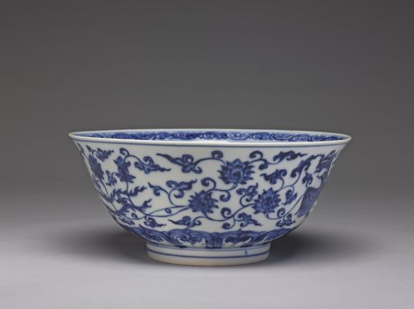 青花穿花鳳凰紋碗