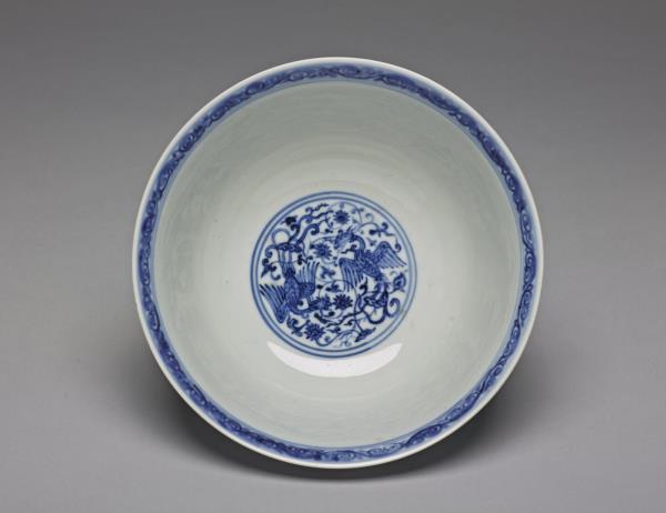 青花穿花鳳凰紋碗