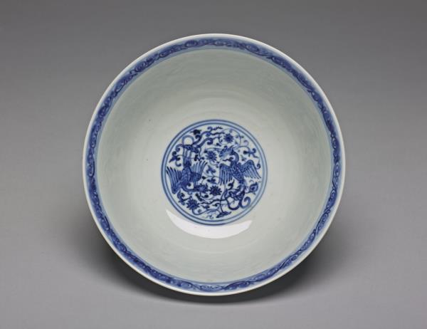 青花穿花鳳凰紋碗