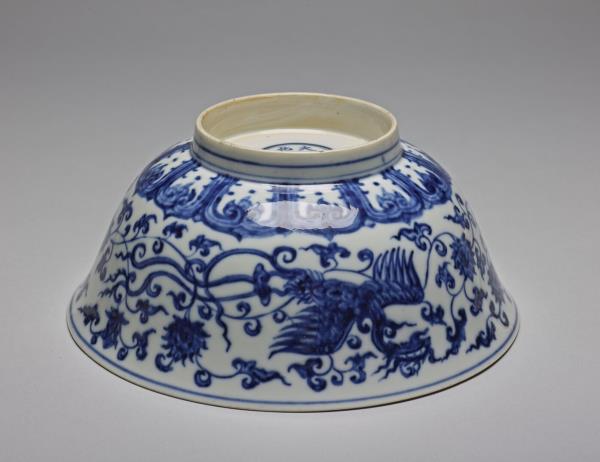 青花穿花鳳凰紋碗