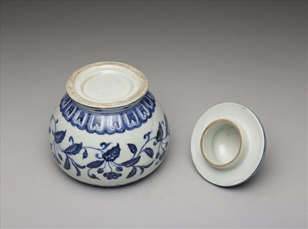 青花轉枝海棠花紋罐