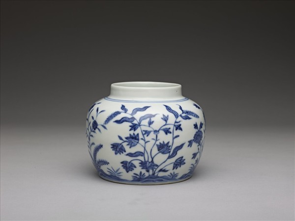 青花草花紋罐