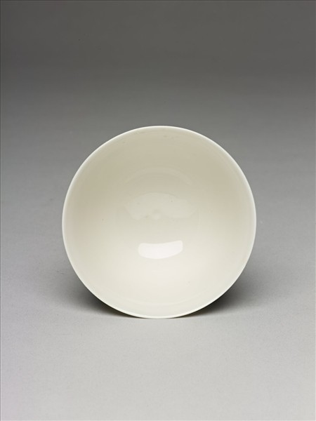 青花番蓮托八寶紋高足杯