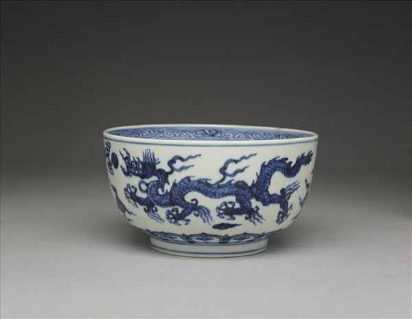 青花雙龍戲珠紋碗