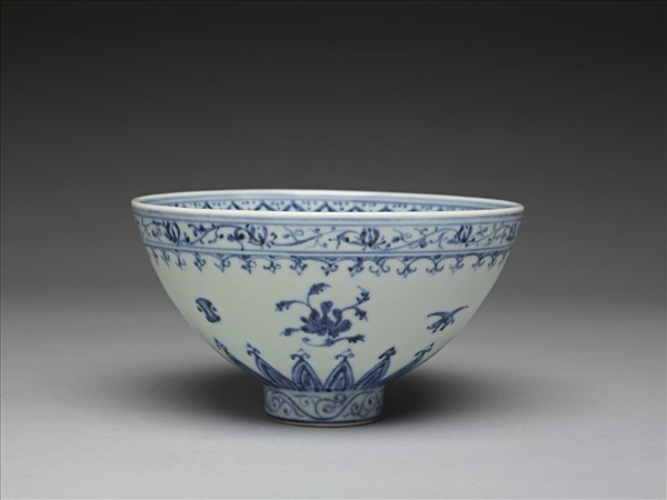 青花花卉紋蓮子碗