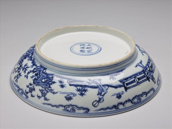 青花三友仕女蕉葉題詩圖盤