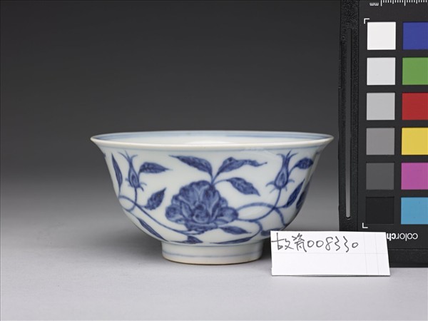 青花轉枝花卉紋碗