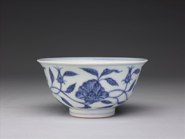 青花轉枝花卉紋碗