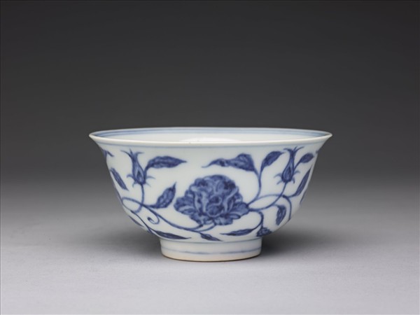 青花轉枝花卉紋碗