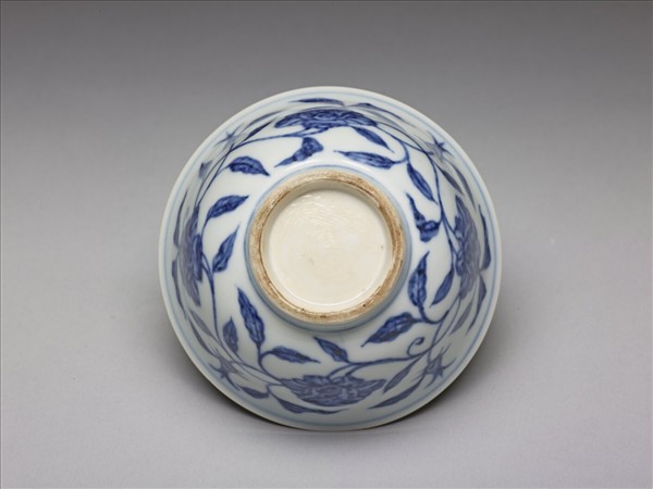 青花轉枝花卉紋碗