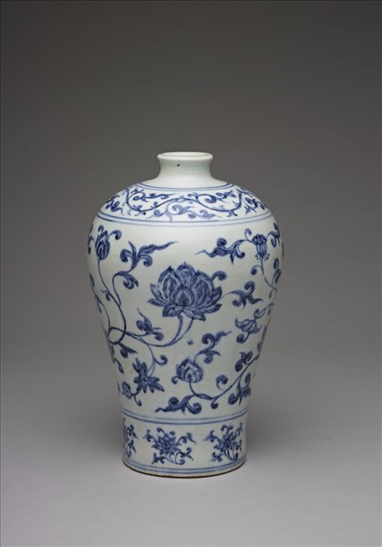 青花蓮花紋梅瓶
