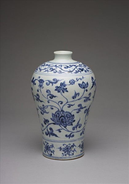 青花蓮花紋梅瓶
