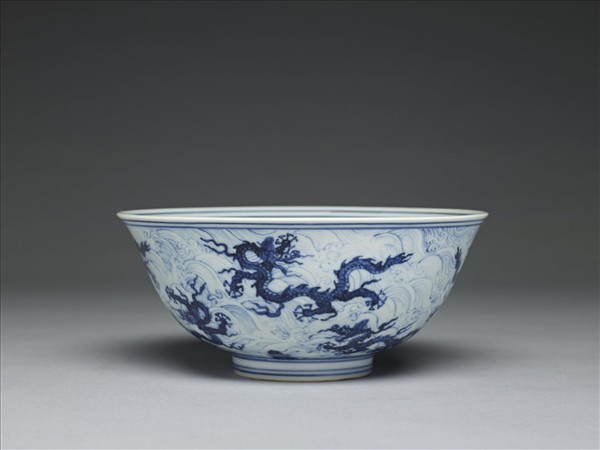 青花九龍紋碗