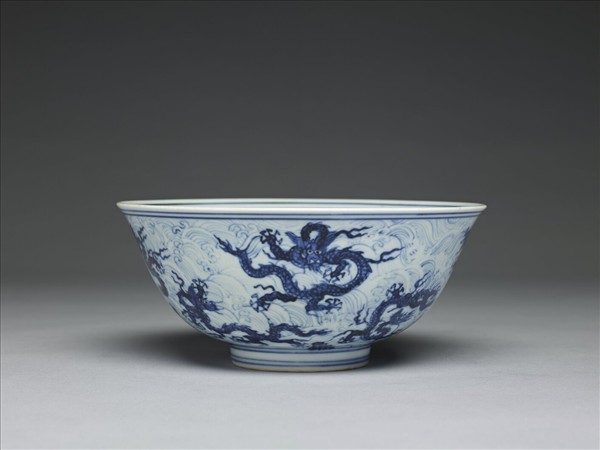 青花九龍紋碗