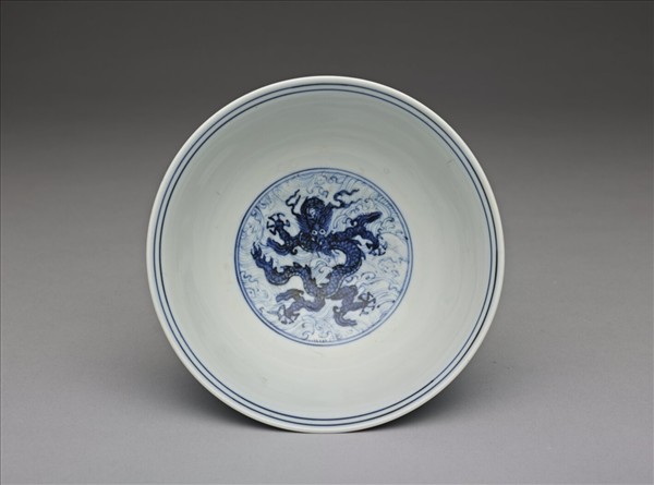 青花九龍紋碗