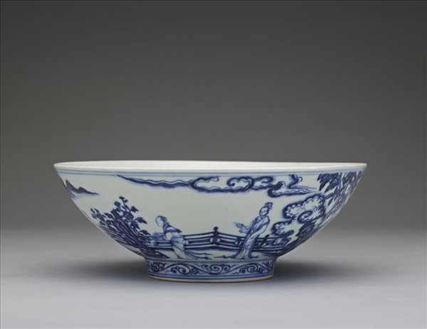 青花庭園仕女圖碗