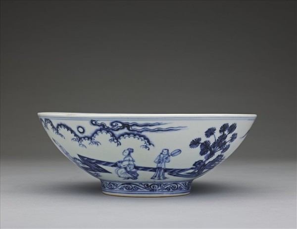 青花庭園仕女圖碗