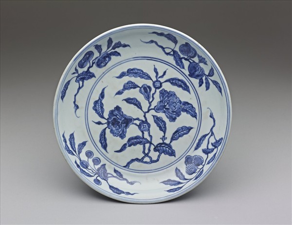 青花折枝石榴花果紋盤