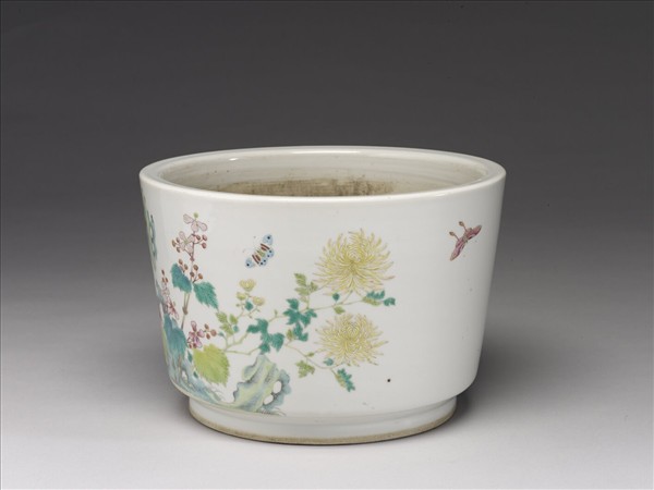 粉彩花蝶紋花盆
