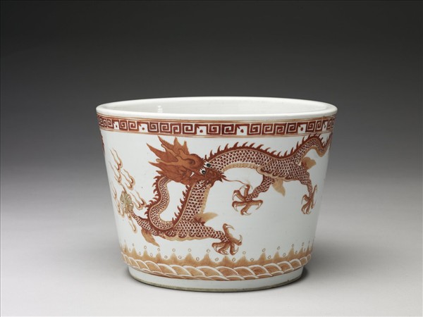 描紅雙龍戲珠紋花盆