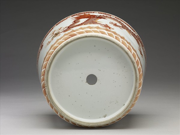 描紅雙龍戲珠紋花盆