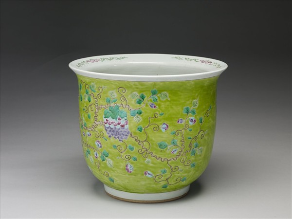 粉彩綠地藤蘿花鳥紋花盆