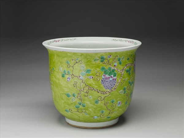 粉彩綠地藤蘿花鳥紋花盆