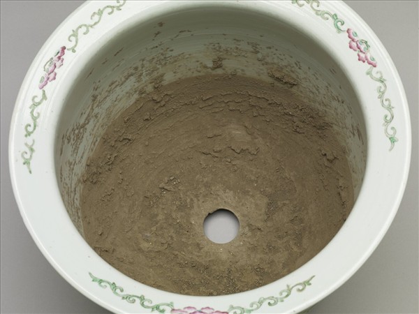 粉彩綠地藤蘿花鳥紋花盆