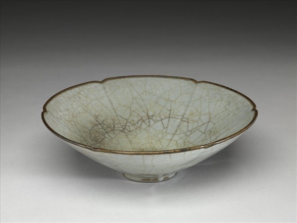 官窯 青瓷葵口碗