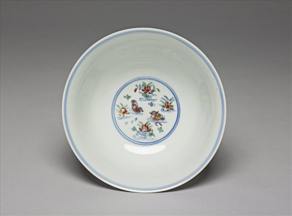 鬥彩蓮塘鴛鴦紋碗