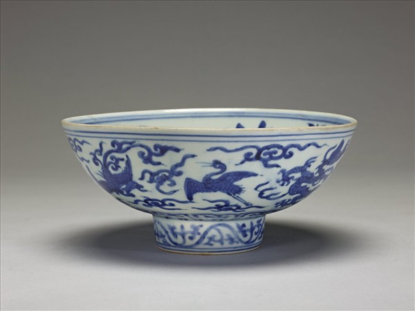 青花龍鳳壽字紋高足碗