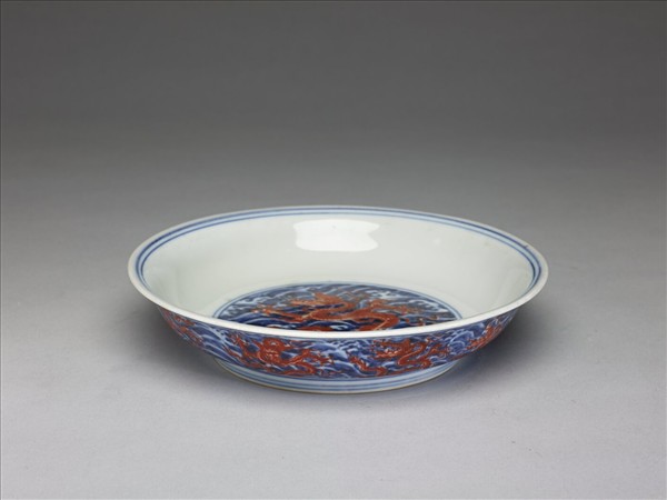 青花紅彩龍紋盤