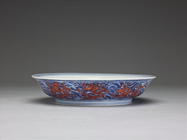 青花紅彩龍紋盤