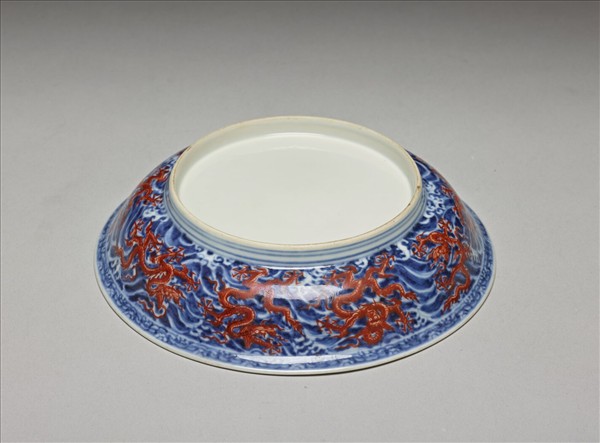青花紅彩龍紋盤